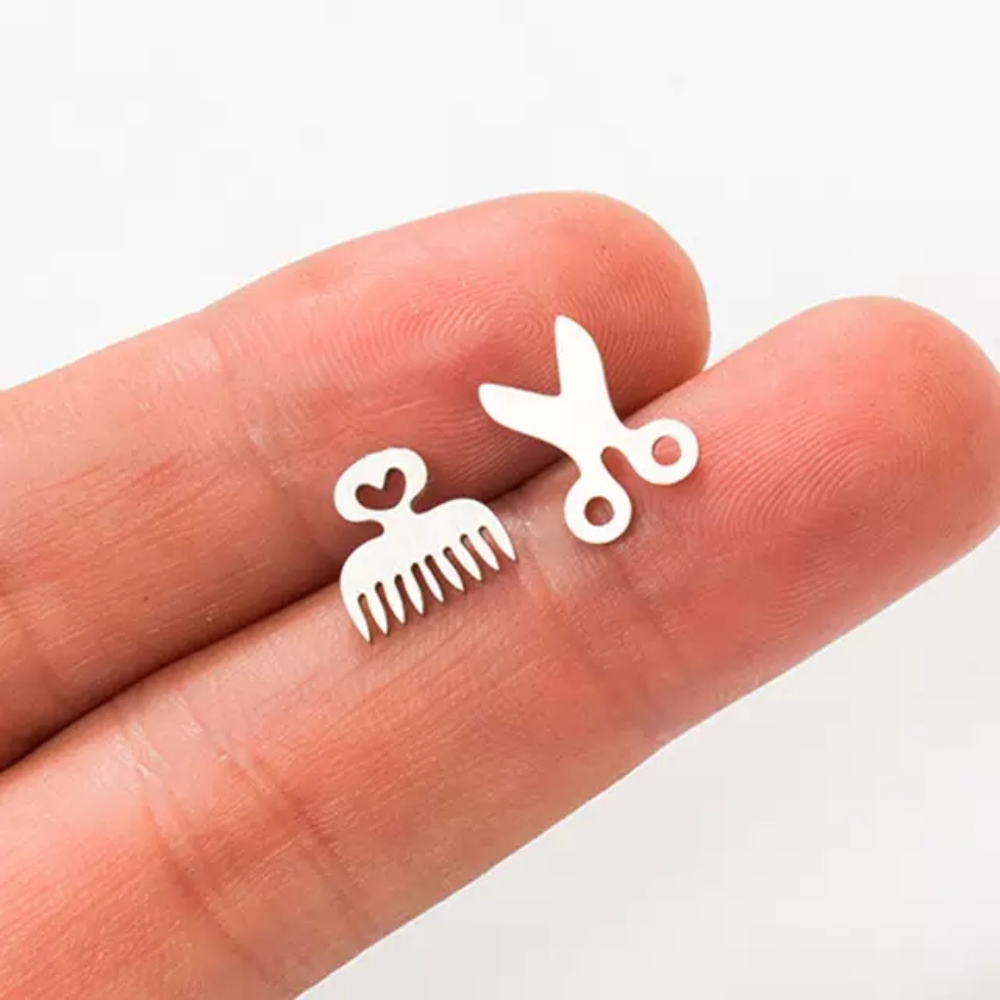 🦋NEW!! Scissor&Comb stud Earrings! - Picture 3 of 3
